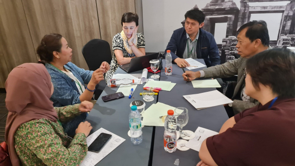 Table ronde : Discussion sur l’évolution du réseau vers une meilleure intégration des différents compartiments de One Health © UGM